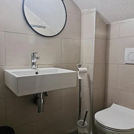 For 3,peaceful And Cosy * Πόρετς
